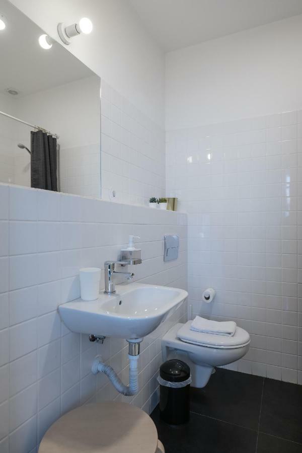 Baixa24 •P2R• Bright Apt In Vibrant Downtown OOporto Extérieur photo